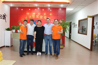 草莓视频APP黄版廠客人